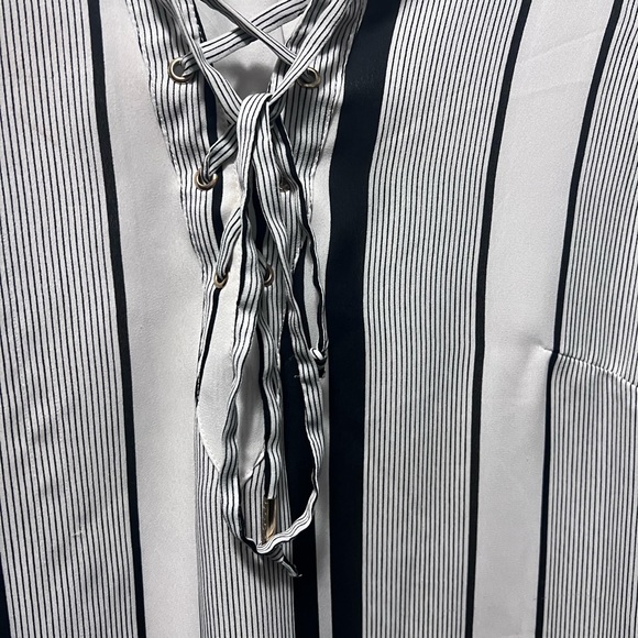 Bebe long sleeve shirts women’s size large - Picture 6 of 8